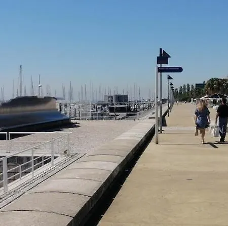 Racing Boat Hotel en barco