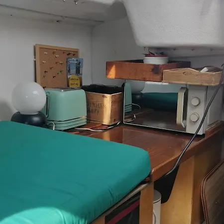 Racing Boat Hotel en barco *